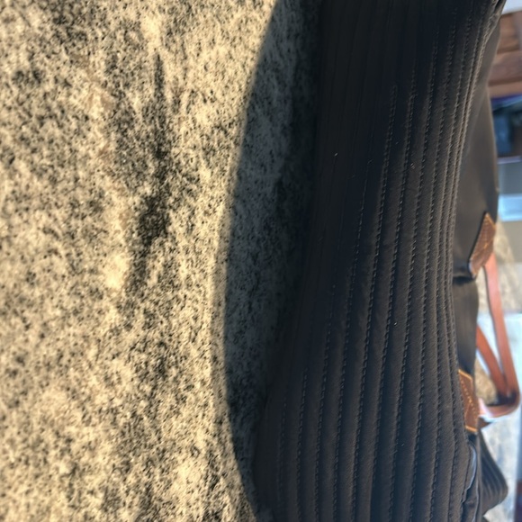 Dooney and Bourke commuter bag! - Picture 3 of 13